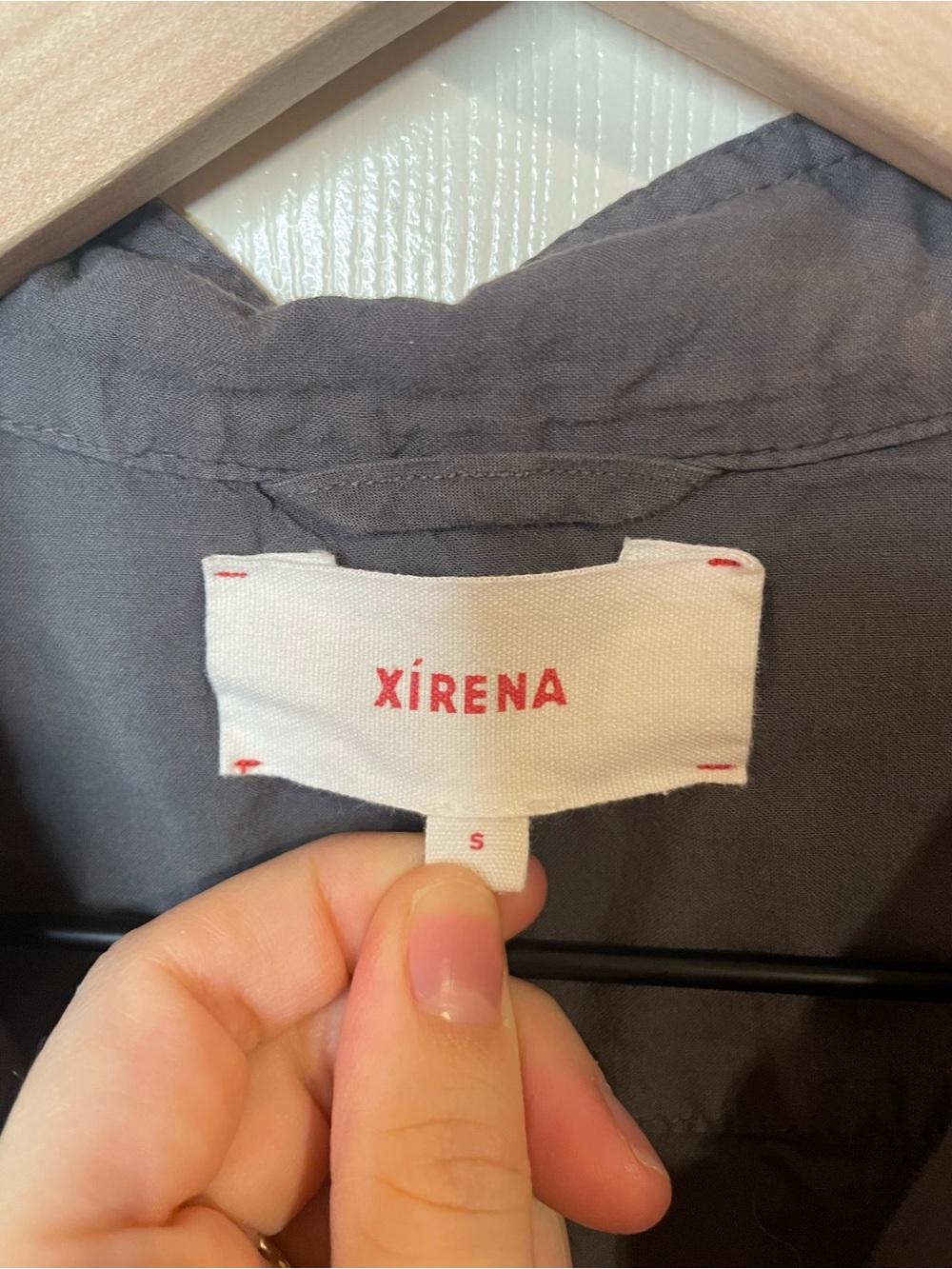 Xirena Beau Shirt in Ash Minimalist Clean Girl Size XS - Picture 4 of 6
